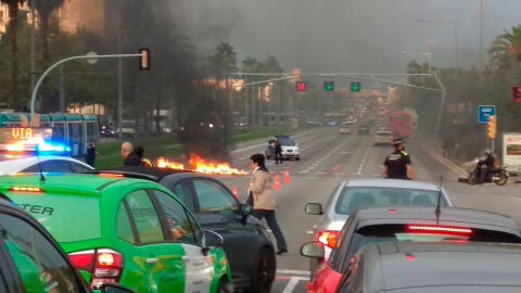 Cortan la Diagonal de Barcelona