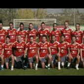 Las internacionales de las selecciones españolas absolutas femeninas de fútbot y fútbol sala se suman a la campaña contra el cáncer de mama