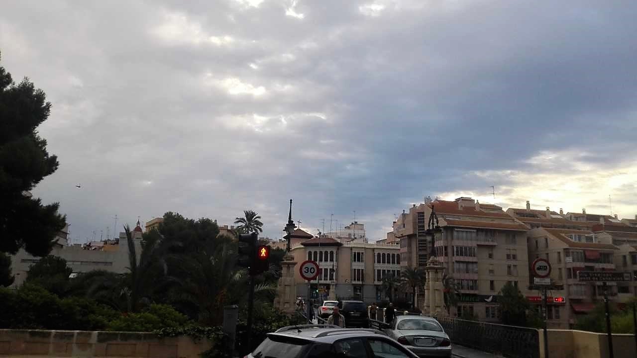 El sábado llega con tormentas y viento a Elche, Crevillent y Santa Pola El sábado llega con tormentas y viento a Elche, Crevillent y Santa Pola