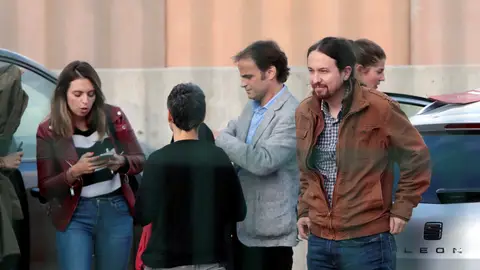 Pablo Iglesias a su llegada a la prisión de Llenoders Pablo Iglesias a su llegada a la prisión de Llenoders