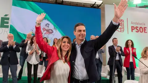 Noticias Fin de Semana (20-10-18) Pedro Sánchez y Susana Díaz se muestran cómplices en su proclamación como candidata a las elecciones en Andalucía Noticias Fin de Semana (20-10-18) Pedro Sánchez y Susana Díaz se muestran cómplices en su proclamación como candidata a las elecciones en Andalucía