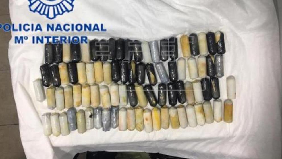 Detenido con 89 paquetes de cocaína en su cuerpo Detenido con 89 paquetes de cocaína en su cuerpo