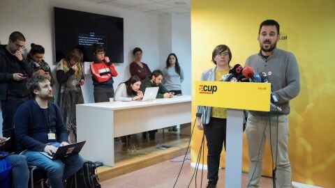 Lluc Salellas y Mireia Boya comparecen en la sede de CUP