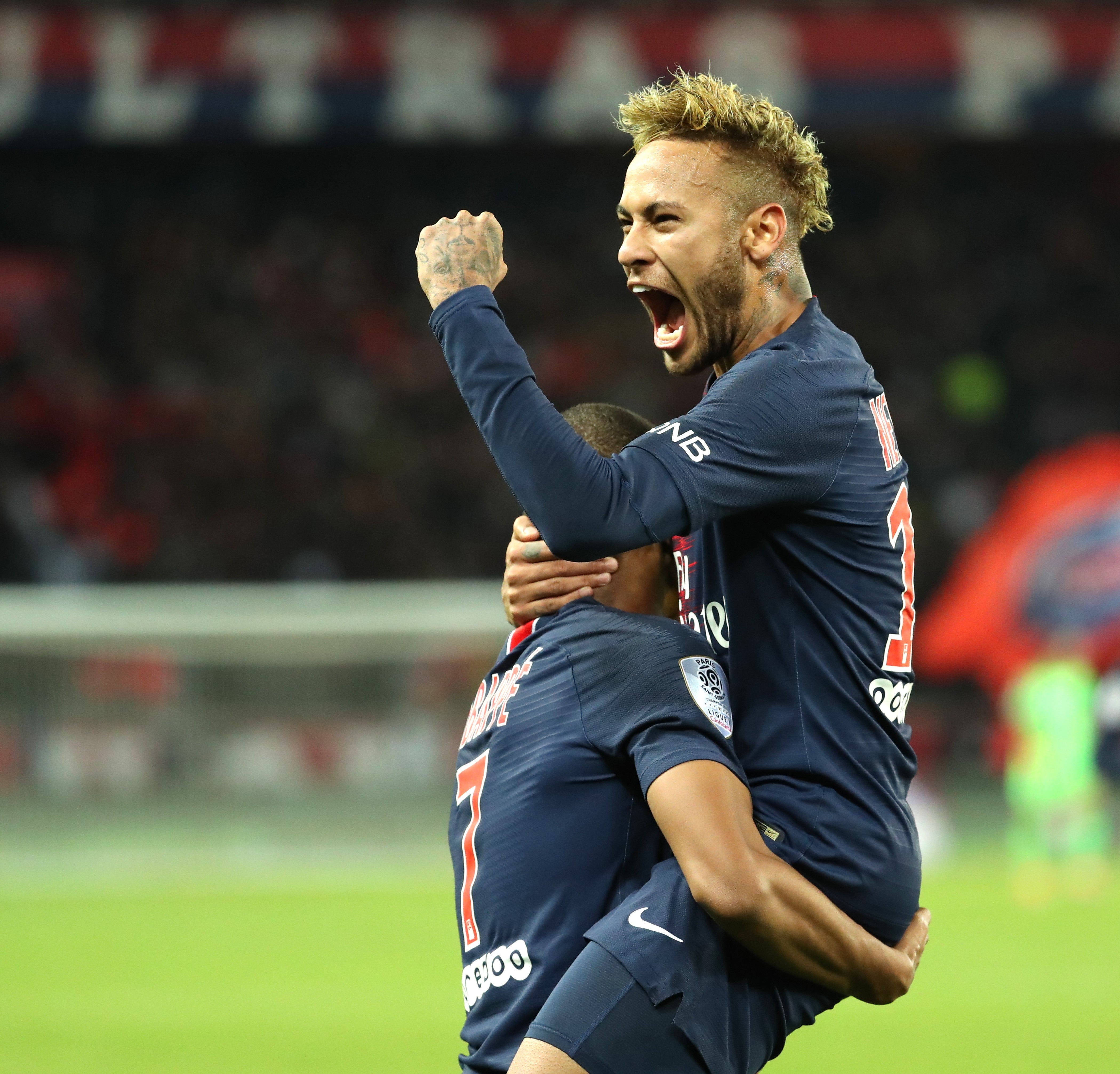 Neymar tacha de 'fake news' los rumores sobre su posible vuelta al Barcelona Neymar tacha de 'fake news' los rumores sobre su posible vuelta al Barcelona