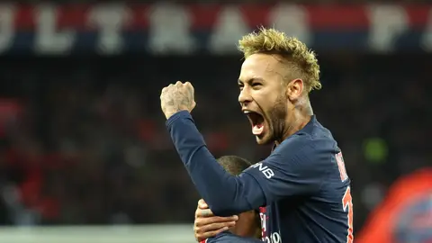Neymar celebra un gol con el PSG Neymar celebra un gol con el PSG