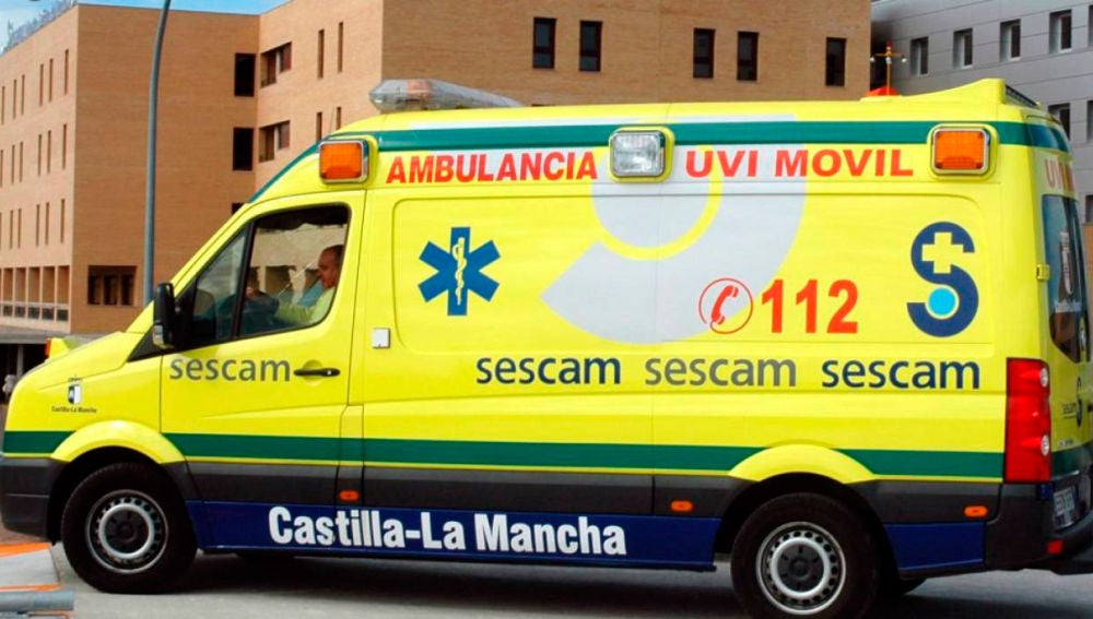 Foto de archivo de una ambulancia del SESCAM 