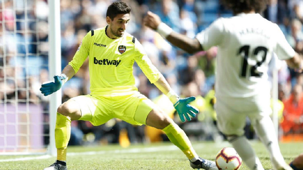Oier: "He parado los balones, pero ese pelín de suerte en el Bernabeu hace falta" Oier: "He parado los balones, pero ese pelín de suerte en el Bernabeu hace falta"