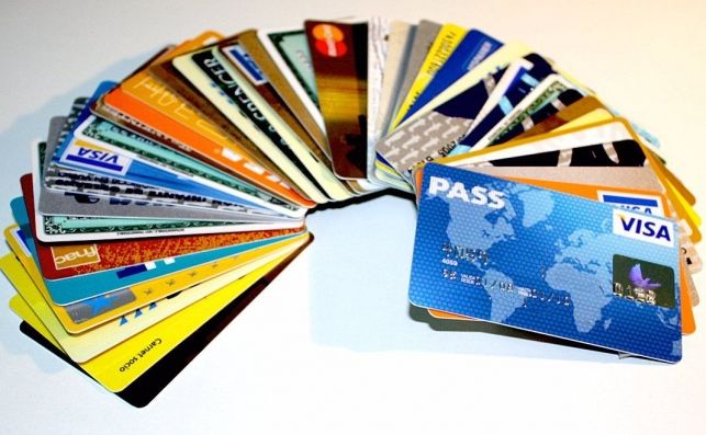 Detenido en Huesca un joven de 19 años por usar la tarjeta bancaria de su compañero de piso Detenido en Huesca un joven de 19 años por usar la tarjeta bancaria de su compañero de piso