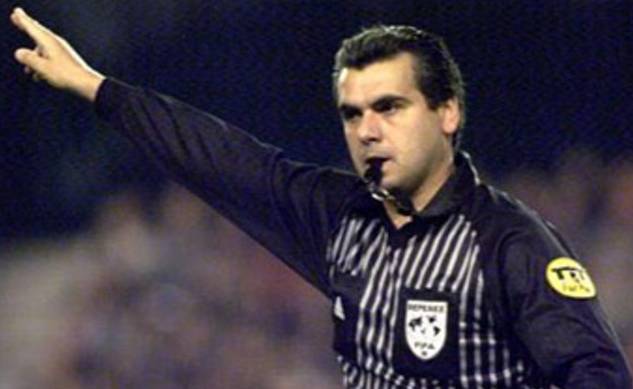 La desesperada situación del exárbitro Brito Arceo: "He llegado a pensar en el suicidio" La desesperada situación del exárbitro Brito Arceo: "He llegado a pensar en el suicidio"