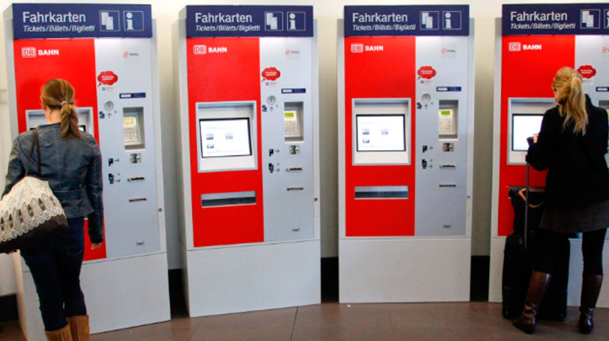 Muere un joven en Alemania al explotar una máquina de billetes en una estación de tren Muere un joven en Alemania al explotar una máquina de billetes en una estación de tren