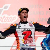 Deportes Antena 3 (21-10-18) Marc Márquez: "Se me ha salido el hombro durante la celebración, pero los bailes no los perdonaremos" Deportes Antena 3 (21-10-18) Marc Márquez: "Se me ha salido el hombro durante la celebración, pero los bailes no los perdonaremos"