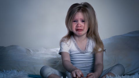 Ni&ntilde;a llorando