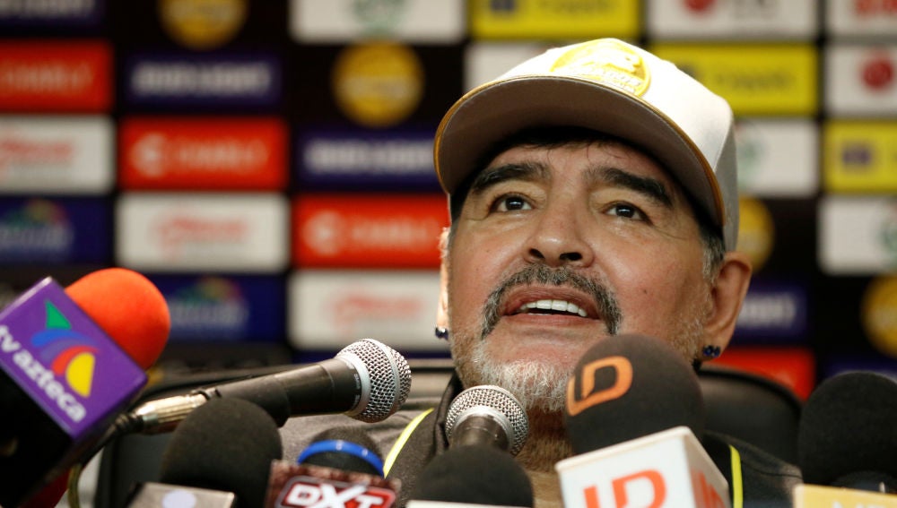 Maradona en la rueda de prensa después del Dorados vs Cafetalero