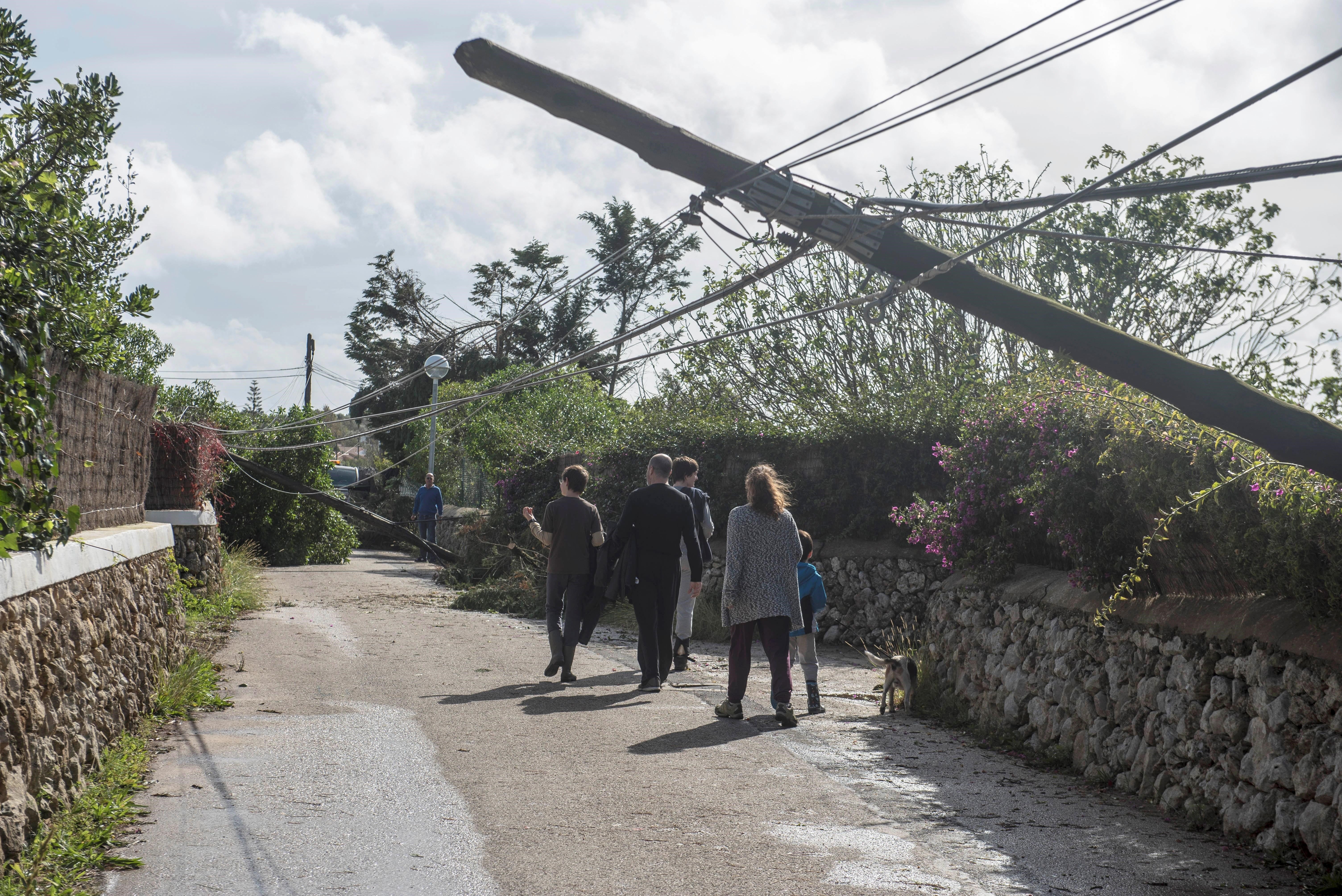 El Govern balear se reunirá con las patronales para valorar los daños del apagón de Menorca El Govern balear se reunirá con las patronales para valorar los daños del apagón de Menorca