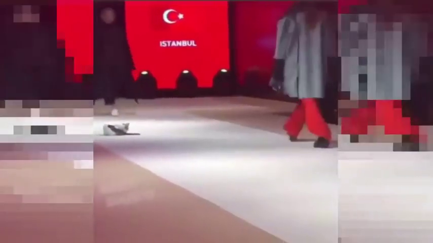 La moda curvy arriba de la mà de la Fabiana Finneto La moda curvy arriba de la mà de la Fabiana Finneto