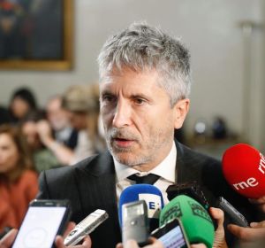 El ministro del Interior, Fernando Grande-Marlaska, atiende a los medios de comunicación. El ministro del Interior, Fernando Grande-Marlaska, atiende a los medios de comunicación.