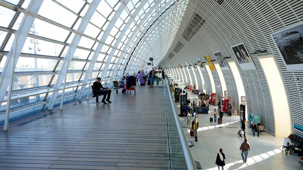 Aena licita el servicio de seguridad privada de todos sus aeropuertos en España por 1.500 millones Aena licita el servicio de seguridad privada de todos sus aeropuertos en España por 1.500 millones