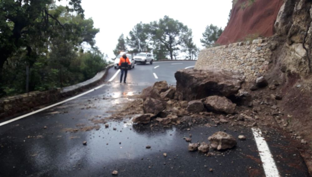 El temporal ha provocado desprendimientos en algunas carreteras de Mallorca