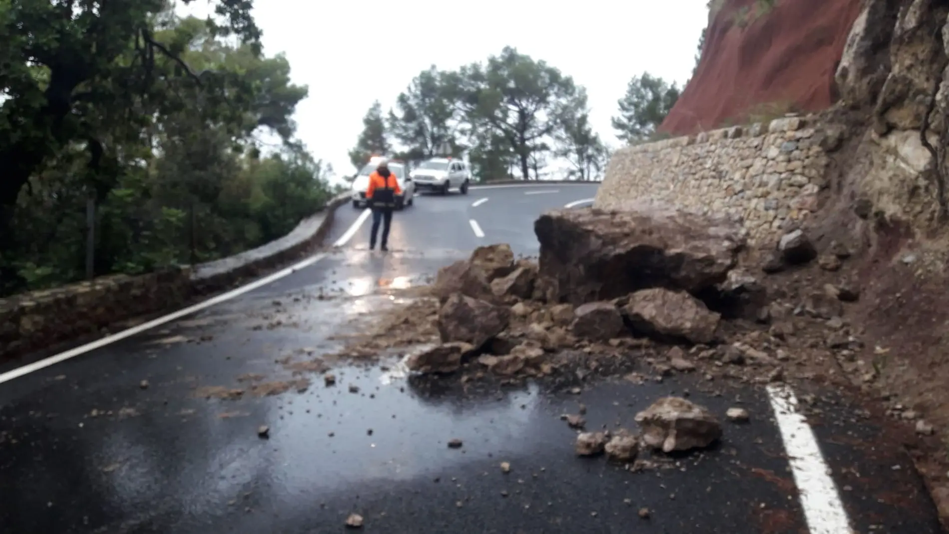 El temporal ha provocado desprendimientos en algunas carreteras de Mallorca