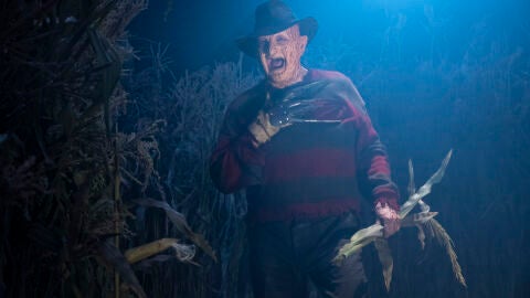 Freddy Krueger se mete en la pesadilla de Beverly en la noche de Halloween