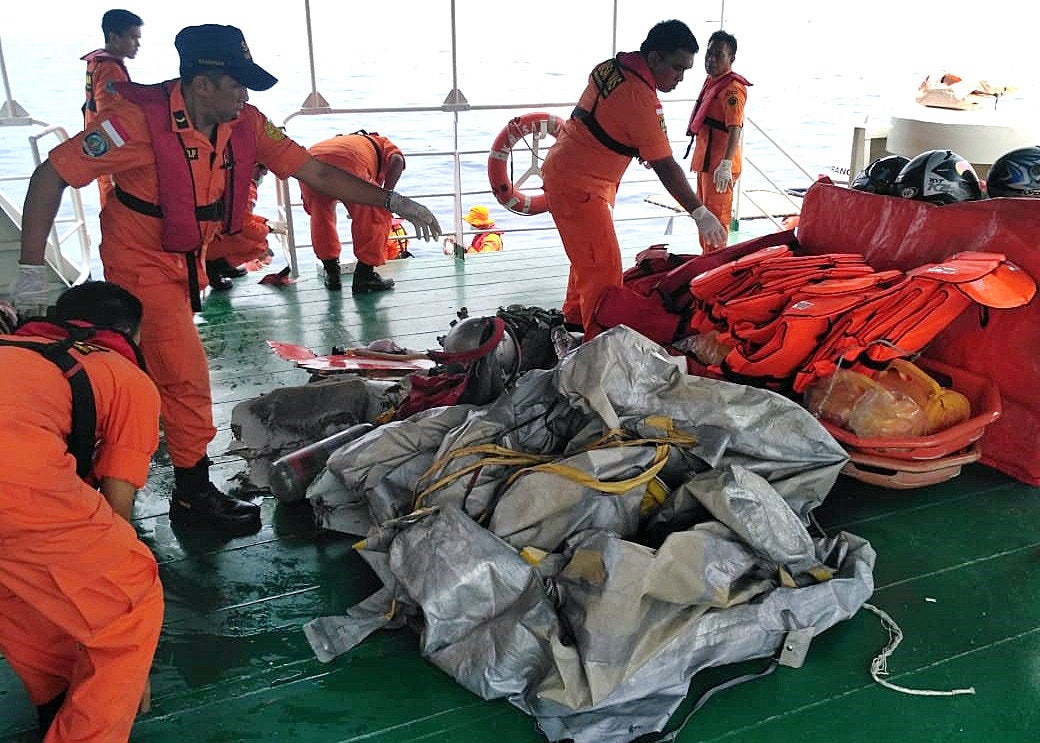 Un avión de Lion Air se estrella con 188 ocupantes en mar de Java, en Indonesia Un avión de Lion Air se estrella con 188 ocupantes en mar de Java, en Indonesia