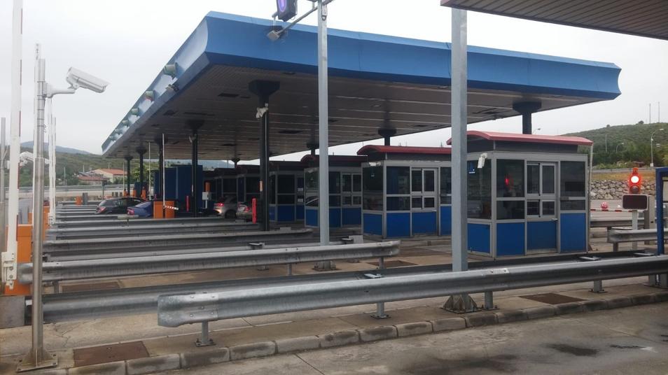 El Gobierno quiere empezar a cobrar un peaje por el uso de las autovías en esta legislatura El Gobierno quiere empezar a cobrar un peaje por el uso de las autovías en esta legislatura