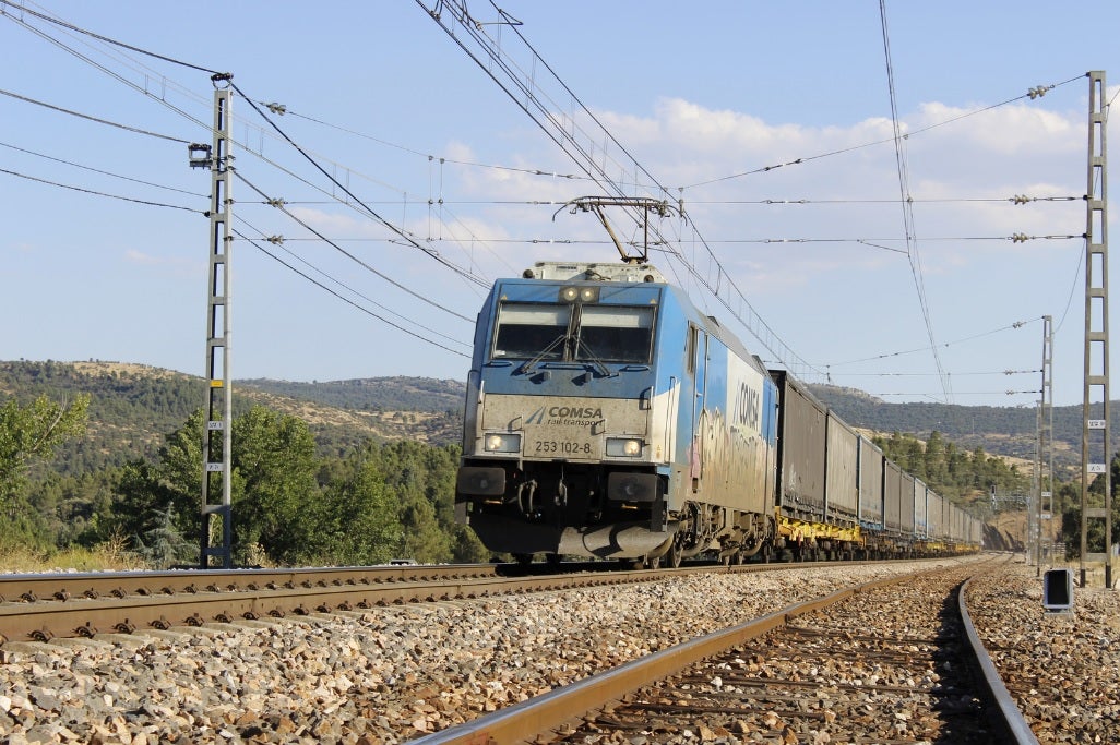 Motril, fuera de la conexión ferroviaria pese a tener un puerto de interés general Motril, fuera de la conexión ferroviaria pese a tener un puerto de interés general