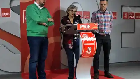 Adrián Barbón, Ana González y Iván Fernández Ardura Rueda de prensa tras las primarias del PSOE de Gijón