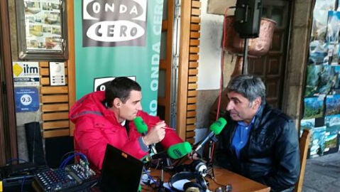Un momento del programa realizado desde la tienda de Sierra del Oso en Potes