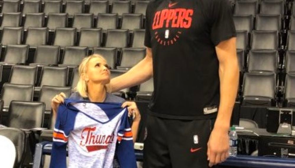 La imagen viral de Marjanovic con una soprano La imagen viral de Marjanovic con una soprano