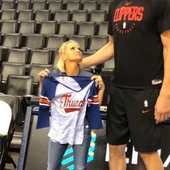 La imagen viral de Marjanovic con una soprano La imagen viral de Marjanovic con una soprano