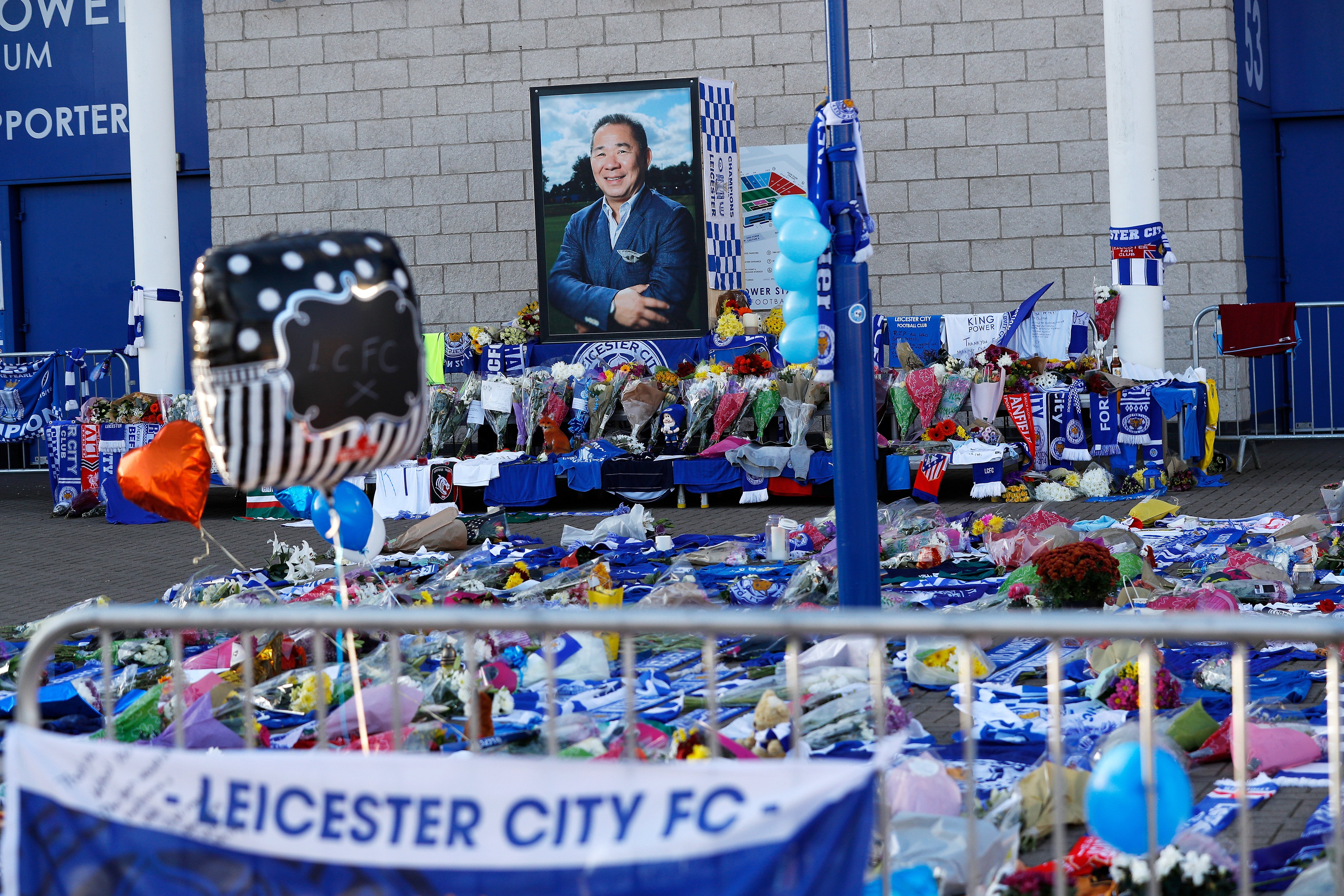 El Leicester viajará a su próximo partido en Cardiff en autobús en lugar de en avión El Leicester viajará a su próximo partido en Cardiff en autobús en lugar de en avión