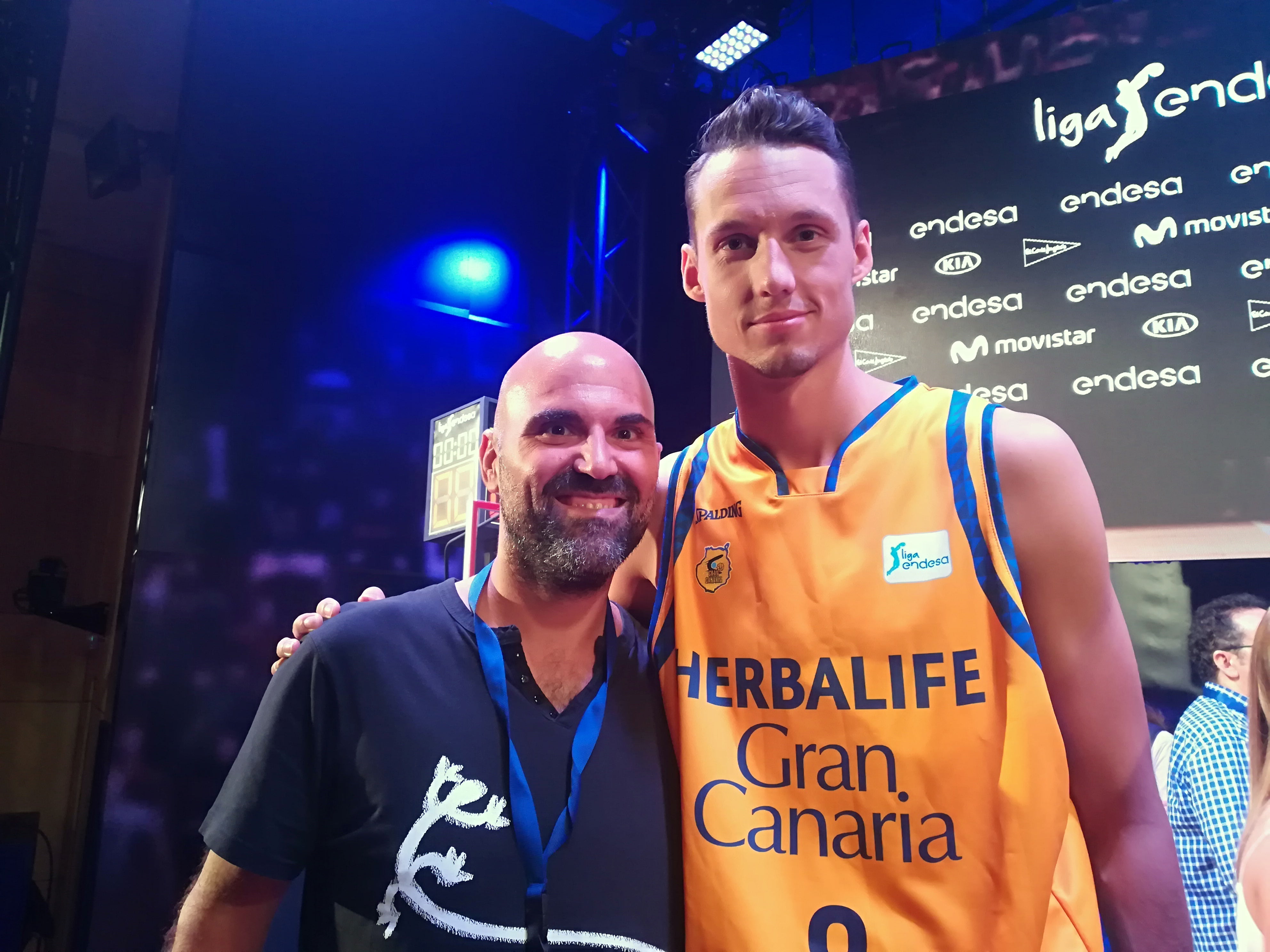 Marcus Eriksson en 4 Cuartos: “Navarro ha sido la cara del Barcelona. Me hubiera gustado que acabara diferente” Marcus Eriksson en 4 Cuartos: “Navarro ha sido la cara del Barcelona. Me hubiera gustado que acabara diferente”