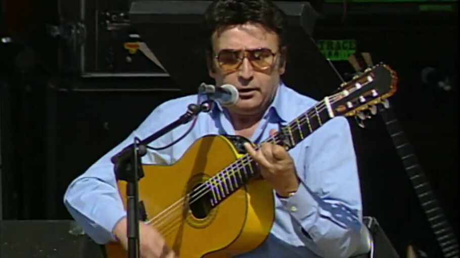 Peret y la m&uacute;sica: c&oacute;mo invento la rumba catalana con una guitarra y tres palmeros
