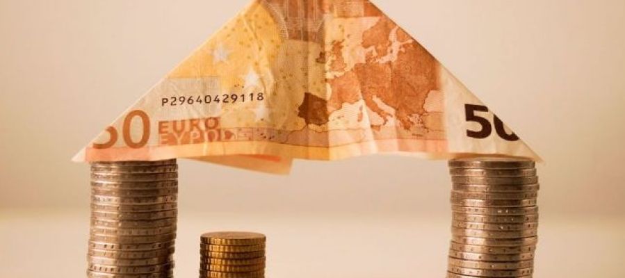 Imagen de archivo de dinero. Imagen de archivo de dinero.