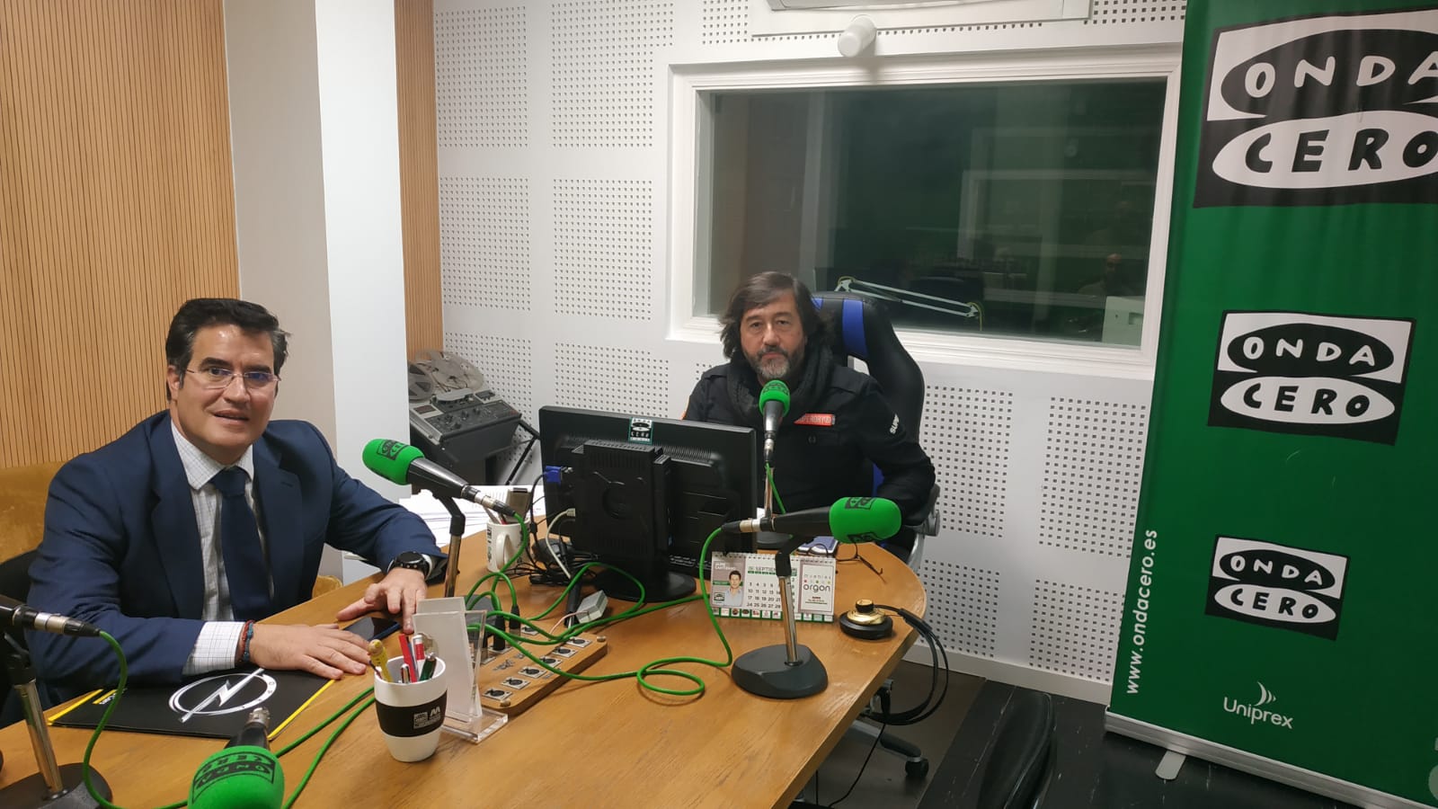 CAFÉ DE REDACCIÓN Ó REDOR DO SECTOR DO AUTOMÓBIL CAFÉ DE REDACCIÓN Ó REDOR DO SECTOR DO AUTOMÓBIL