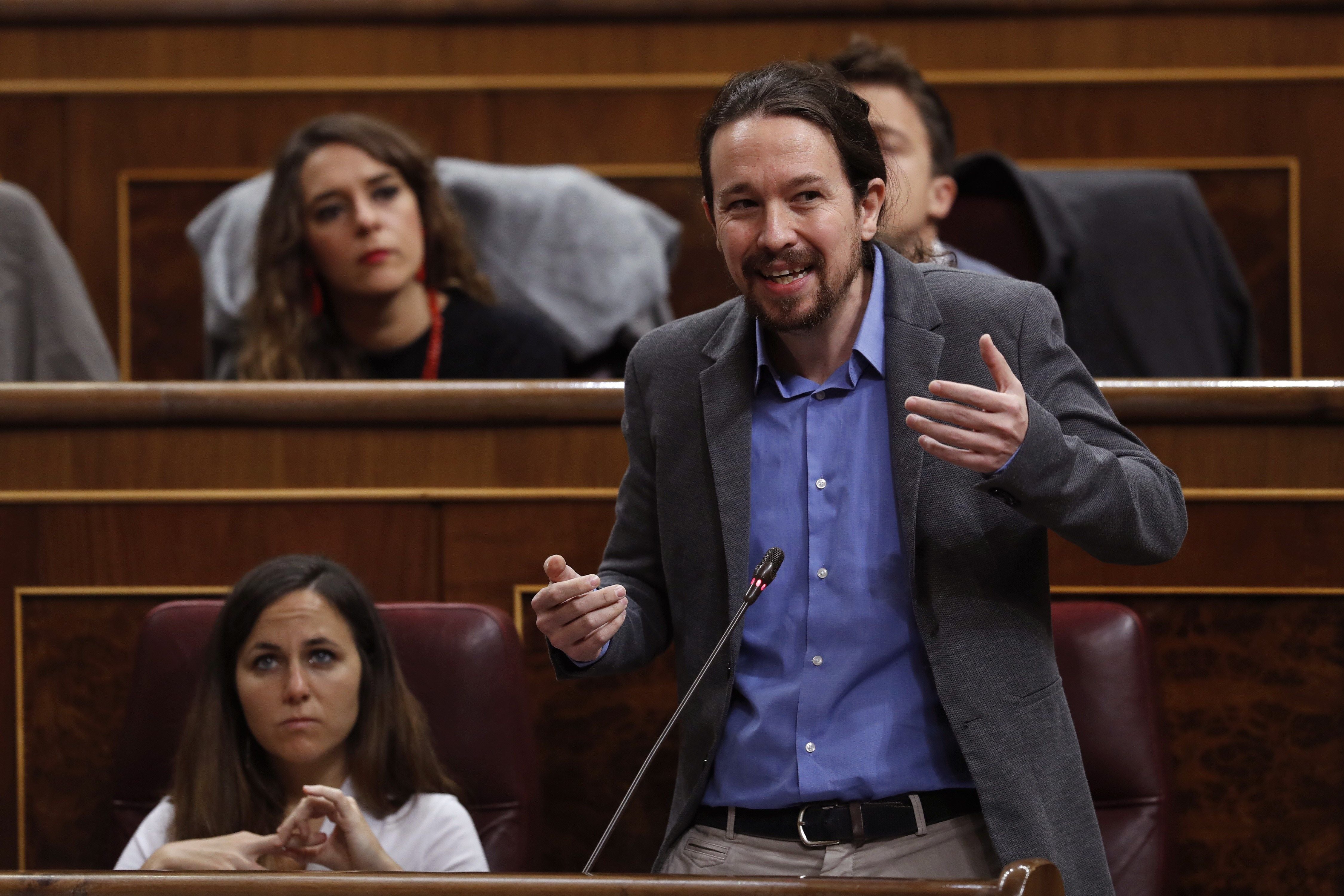 Iglesias considera "una vergüenza" que los "violadores" de la Manada sean condenados a 9 años y a Junqueras le piden 25 Iglesias considera "una vergüenza" que los "violadores" de la Manada sean condenados a 9 años y a Junqueras le piden 25