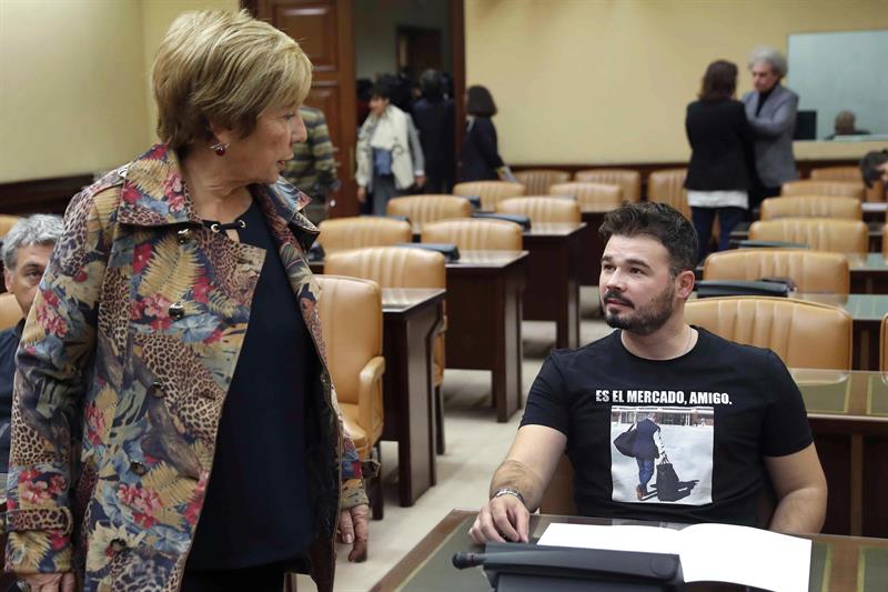 Celia Villalobos llama "impresentable" a Rufián por lucir una camiseta de Rato entrando en prisión Celia Villalobos llama "impresentable" a Rufián por lucir una camiseta de Rato entrando en prisión