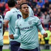 Thiago Alcántara celebra un gol con el Bayern
