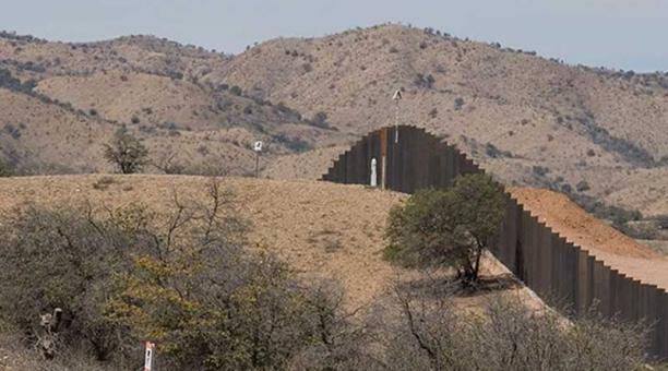 Declaran culpables a cuatro activistas por dar agua en el desierto a varios migrantes Declaran culpables a cuatro activistas por dar agua en el desierto a varios migrantes