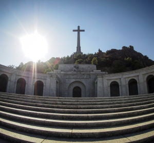 Fachada de la basílica del Valle de los Caídos Fachada de la basílica del Valle de los Caídos