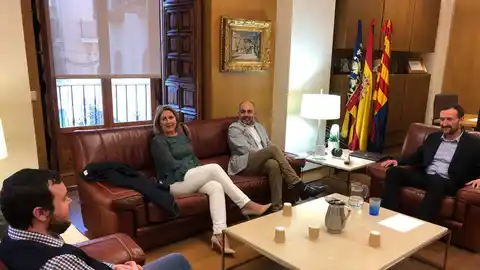 Reunión de los representantes de Riegos de Levante con el alcalde de Elche y el concejal de Aguas Reunión de los representantes de Riegos de Levante con el alcalde de Elche y el concejal de Aguas