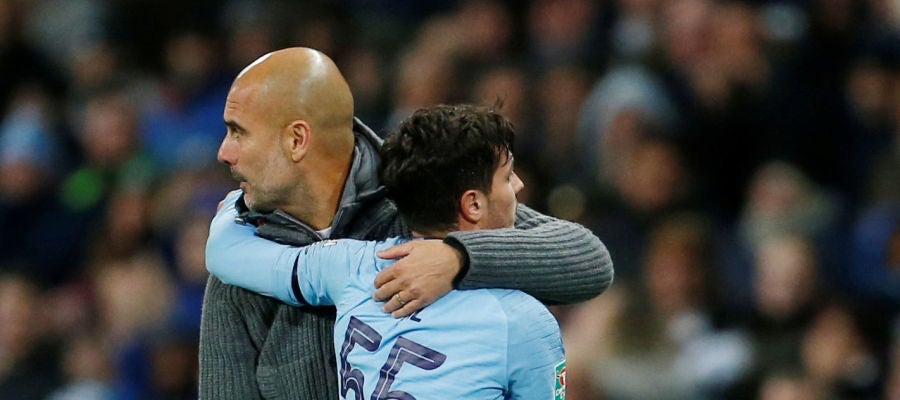 Guardiola y Brahim Díaz se abrazan Guardiola y Brahim Díaz se abrazan