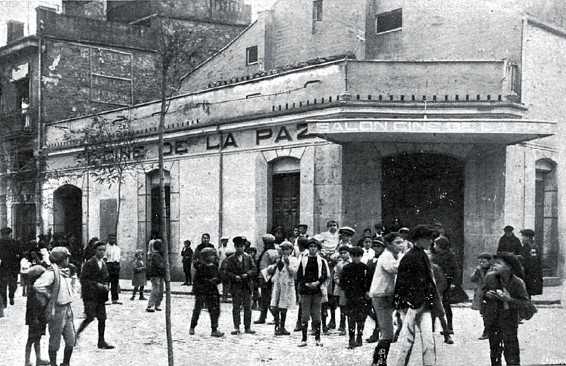 Castellón homenajea a las víctimas del cine La Paz en el centenario de la tragedia Castellón homenajea a las víctimas del cine La Paz en el centenario de la tragedia