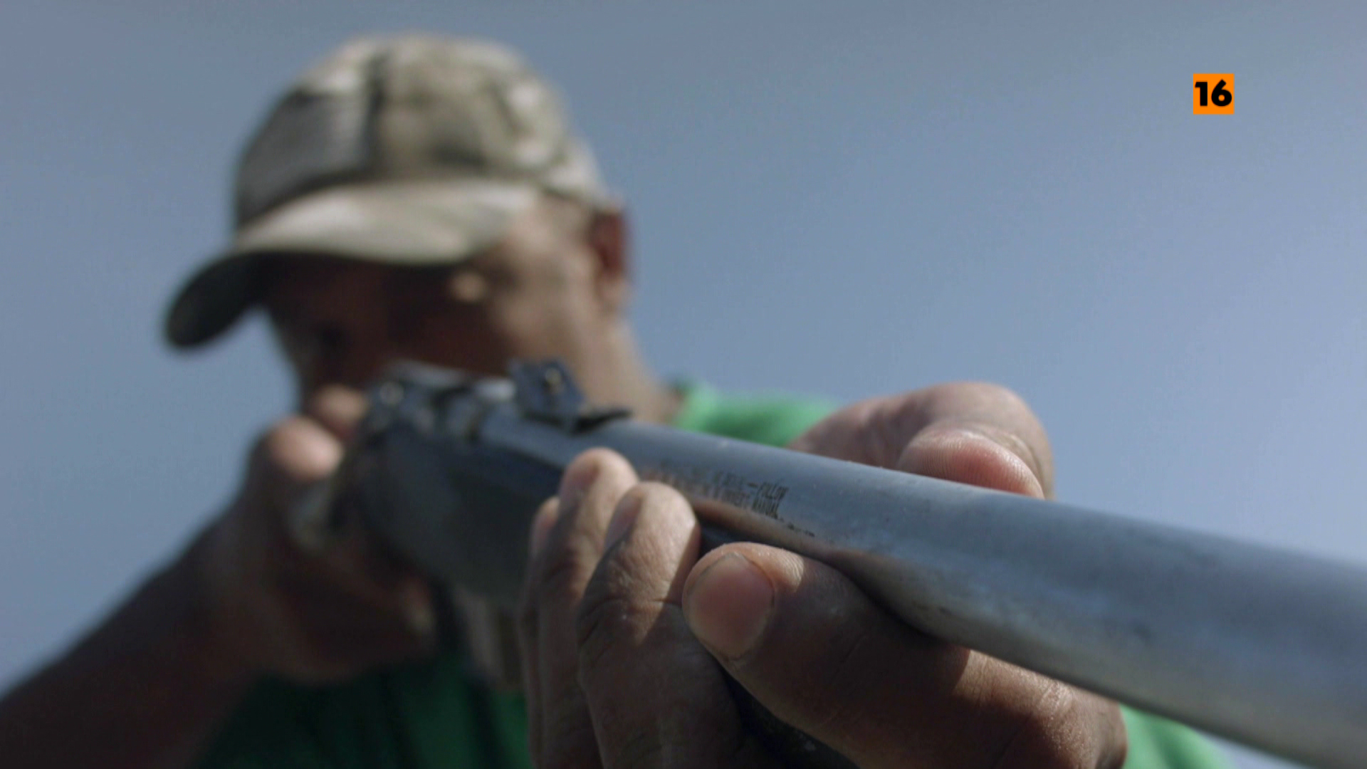 Las OPAS exigen en las Cortes una solución para la caza del lobo Las OPAS exigen en las Cortes una solución para la caza del lobo