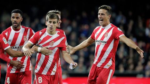 Los jugadores del Girona celebran el gol de Pere Pons
