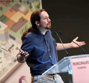 Iglesias durante su intervención en el Gran Encuentro Municipalista de Podemos en Alcorcón Iglesias durante su intervención en el Gran Encuentro Municipalista de Podemos en Alcorcón