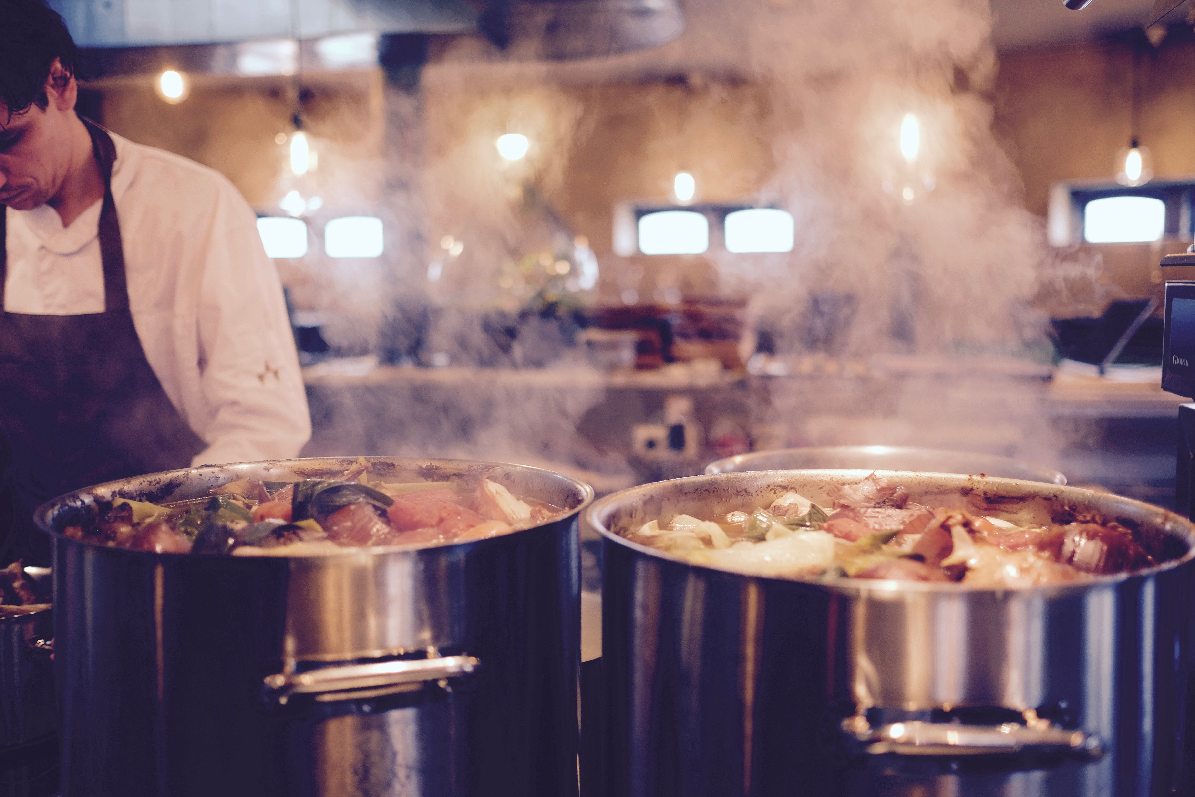 Un total de siete chefs cacereños participan en una cena solidaria a favor de Valencia en Jarandilla de la Vera Un total de siete chefs cacereños participan en una cena solidaria a favor de Valencia en Jarandilla de la Vera