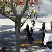Tres heridos leves por enfrentamientos entre ultras del Rayo y del Barcelona cerca del Estadio de Vallecas