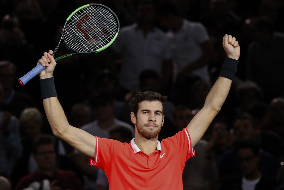 Khachanov detiene a Djokovic en París y suma su primer Masters 1.000 Khachanov detiene a Djokovic en París y suma su primer Masters 1.000
